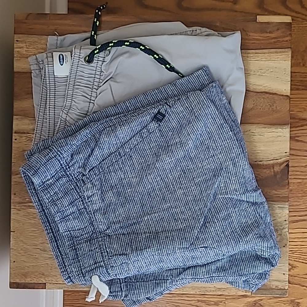 2 Shorts H&M and Old Navy
